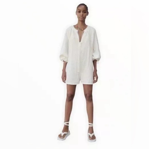 ZARA ~ ✨ Bloggers Favorite ✨ROMPER WITH FLORAL EMBROIDERY - Picture 3 of 11